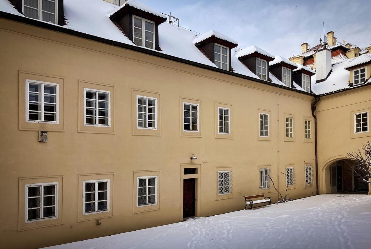 Utulny Byt Pod Prazskym Hradem Appartement Praag Buitenkant foto